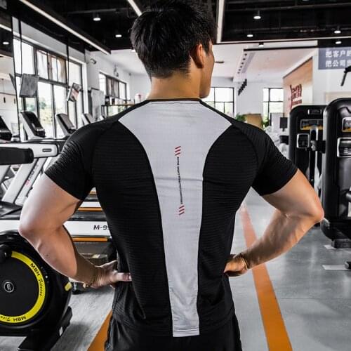 2021 Mens fitness gyms t shirts men Fitness short sleeve shirt Male spandex mesh breathable Sports Undershirt Gyms Running