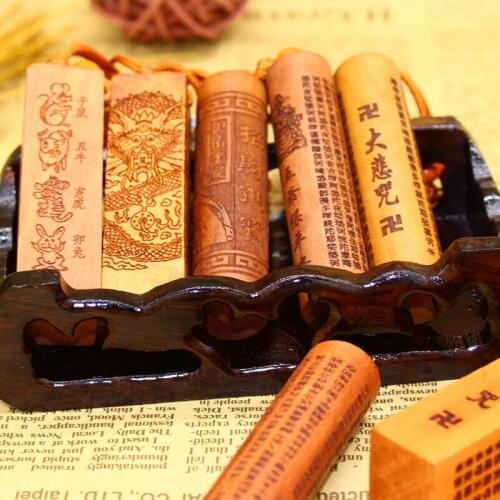 Car pendant keychain mahogany wooden square round hair interior decoration accessories general purpose