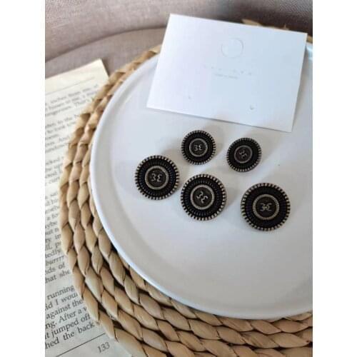 Fashion Black Gold Metal Women Coat Buttons For Clothes Vintage Sweaters Decorative Buttons Sewing Accessories Wholesale