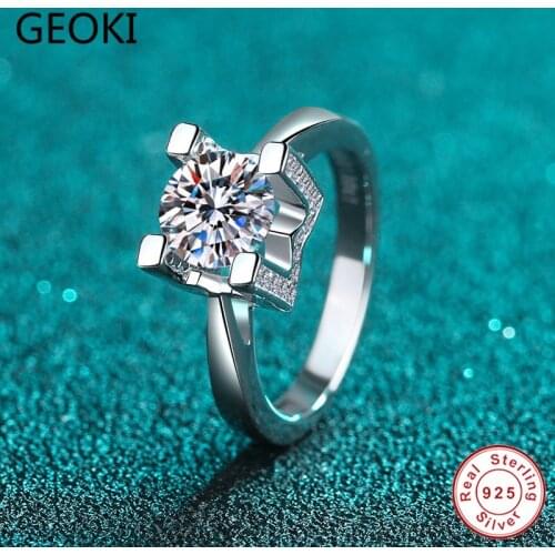 Geoki Passed Diamond Test Classic 4 Prong W Shaped Perfect Cut Moissanite Ring 925 Sterling Silver Engagement Diamond Rings