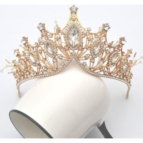 New Fashion Crown Cake Topper Durable Elegant Crystal Cake Decoration Tiara Wedding Birthday Engagement Baby Shower Party