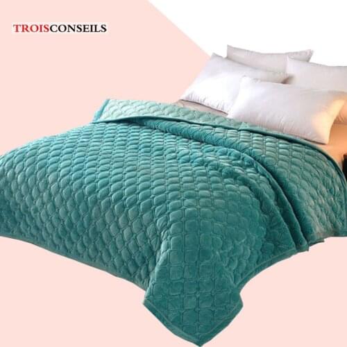 TROISCONSEILS Bedspreads