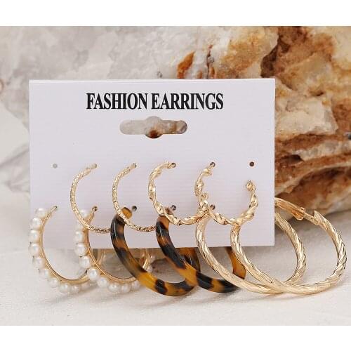 2021 Fashion 5 Piece Set Korean Butterfly Earrings for Women Acrylic Alloy Metal Wedding Ear Rings Popular Womens Pearl Earings