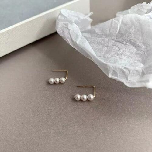 SRCOI French Design Three Mini Beaded Pearl Ear Studs Ladies Climber One Line Pearl Small Earrings Fashion Ear Simple Jewelry