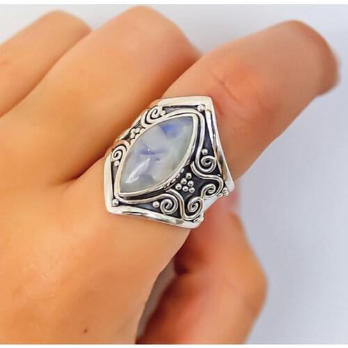 1pc Vintage Tibetan Big Healing Crystal Rings For Women Boho Antique Indian Moonstone Ring Fine Jewelry for Girls Ladies