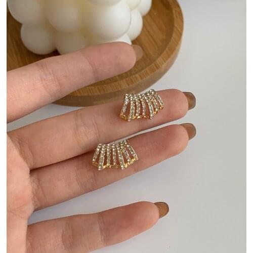 2021 Arrival Rhinestone Women Classic Stud Earrings New Fashion Korean Small Cute Female Jewelry Korean Earrings