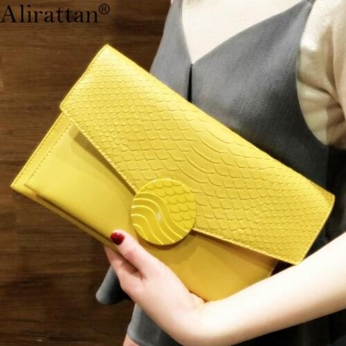 Alirattan New Women Python Envelope Bag Fashion Design Chain Shoulder Messenger Bag Female Trendy Shopping Travel Pouch INS K276