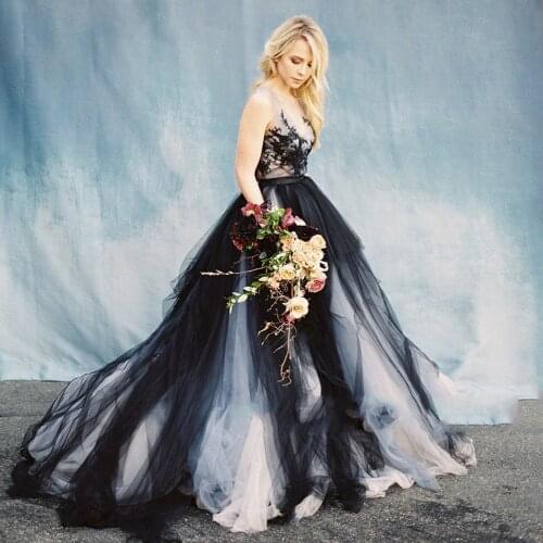 A-Line Silver and Black Wedding Dresses Scoop Sexy Crystals Sleeveless Zipper Sweep Train 2021 Bride Gowns Vestido De Noiva