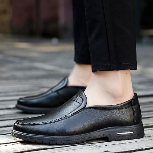 Spring 2020 for sapato black sports Mens sport summer shoe causal solid Breathable man sneaker Light casuales Fashion sapatos