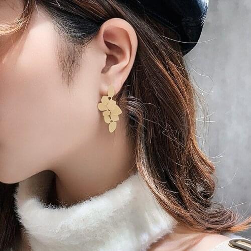 Fashion Irregular Scrub Tasse Clip on Earrings Matte Gold Leaf Earrings Without Piercing for Women Stylishear Ear Clips Jewelry