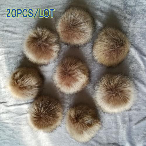 20pcs 50pcs/lot Wholesale Faux Fur Pompoms For Winter Knitted Skullies Beanies Caps Hats 13cm Imitation Fur Ball Accessories