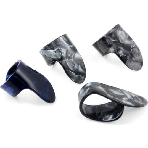 4Pcs/set Celluloid 1 Thumb 3 Finger Guitar Picks Guitar Plectrums Sheath for Acoustic Electric Bass Guitar Random Color