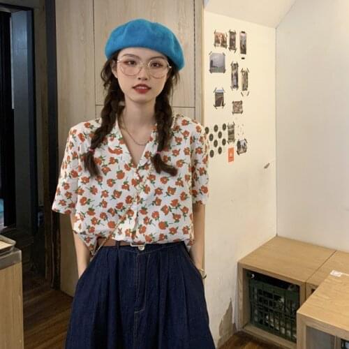 Summer retro Hong Kong style small flowers loose short-sleeved shirt womens temperament shirt design niche tops