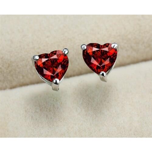 Cute Female Small Heart Earrings Classic Silver Color Stud Earrings For Women Love Wedding Red Stone Earrings
