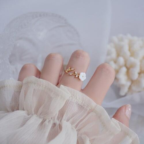 South Koreas new design fashion jewelry exquisite copper inlaid zircon leaf shell flower open female ring