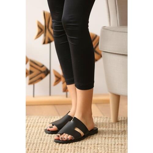 Womens Slippers Flip Flops Beach Shoes 2021 Summer Season Ladies Slippers Flip Flop Sandals Casual Stylish Style Slides