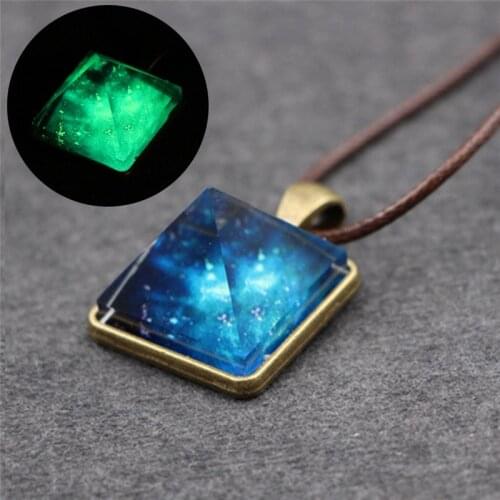 Pendant Necklace Glowing Luminous Vintage Star Necklace Gift Antique Bronze Steampunk Magic Pyramid Geometric Glow In The Dark