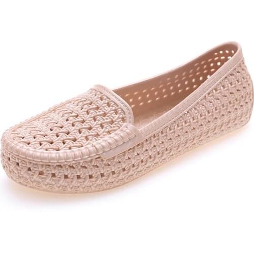 Women Clogs Jelly Sandals Home Non-slip Summer Hole Shoes Female Flat Slippers Plastic Female Girls Waterproof EVA Garden Shoes