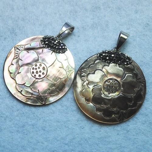 Nature black lip shell pendnats round shape carving flower with rhinestone size 40mm saltwater shell beads loose beads top sell