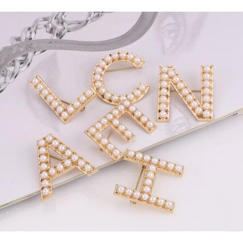 2021 Pearl Brooch For Women Statement Boho Letter Brooches Full Rhinestone Upscale Lady Pin Party Dress Woman Brooch Jewelry