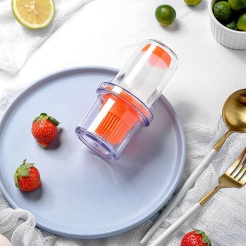 Silicone Push-Type Oil Bottle Brush With Storage Cover Barbecue Baking Sauce Oil Pot Brush PP Handle Kitchen Creativity Tools