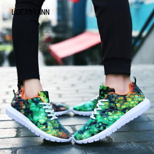 Spring And Summer New Womens Sports Shoes Student Breathable Non-Slip Outdoor Mens Casual Shoes Camouflage Mesh Couple Shoes