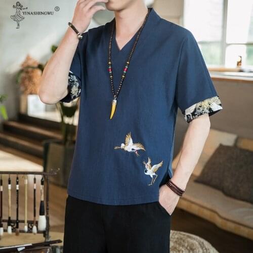 Japanese Kimono Embroidery T-shirt Men Tops Harajuku Male Harajuku Streetwear Fashion Large Size Short Sleeves T- shirt Costume