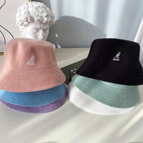 2021 New Spring Knitted Kangaroo Fisherman Hat Classic Logo Solid Female Painter Hat Wool Hat For Tide Womens Hat Beret