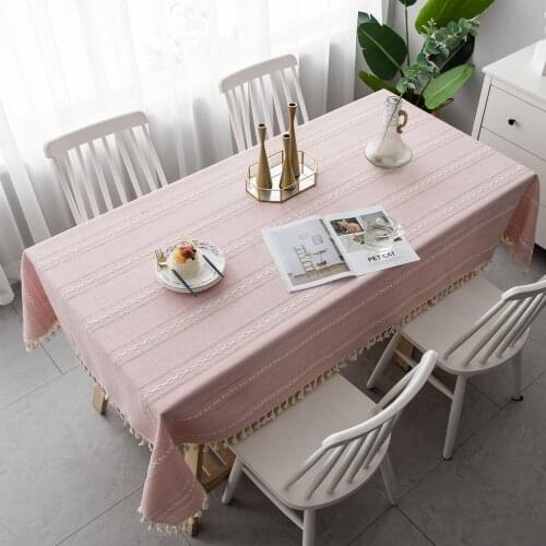 BIT.FLY Jacquard Tablecloths On The Table