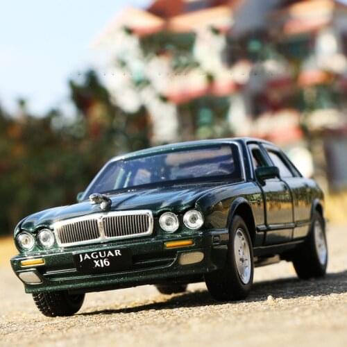 Diecast 1:32 Scale XJ6 Alloy Model Cars Sound and Light Pull Back Boy Toy Car Classic Simulation Collection Adult Static