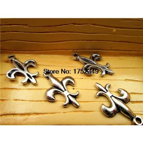 30pcs--Fleur de Lis Charms, Antique Tibetan silver Tone tierraCast French Lily Charms 18x12mm