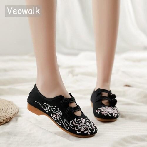 Veowalk Floral Embroidery Women Comfort Canvas Flat Shoes Chic Chinese Style Embroidered Elegant Ladies Casual Ballets Soft