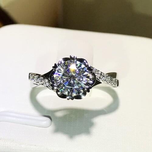 Pure 18K White Gold Romantic Moissanite Ring Trendy moissanite ring Flower shape jewelry Anniversary Ring