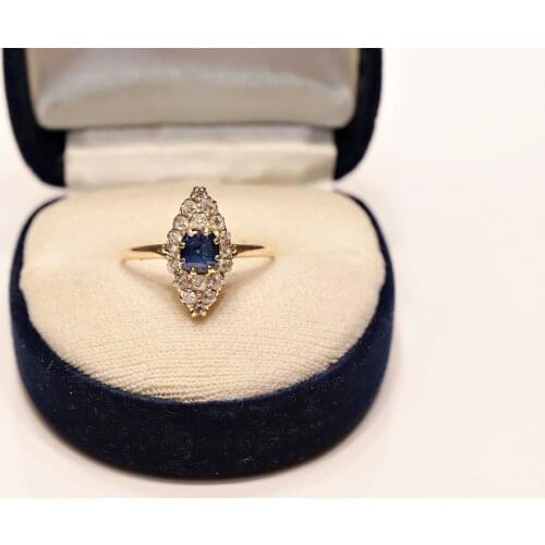 ANTIQUE ORIGINAL 14K GOLD NATURAL DIAMOND AND SAPPHIRE DECORATED PRETTY RING