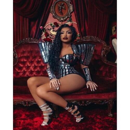 New Design Silver Black Costume Female Warrior Performance Shoulder Bra Short Clothing Set Women Singer Stage Show Wear