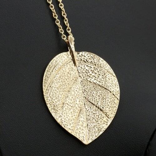 Noble Retro Sweater Lady Female Girl Women Girlfriend Couples Vintage Metal Gold Color Leaf Charms Pendant Statement Necklace