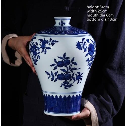 Jingdezhen ceramic ornaments hand painted antique blue and white porcelain vase Chinese style living room flower vase TV cabinet