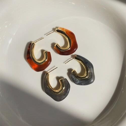 AOMU 2021 New Design Mininalist Vintage Colorful Geometric Irregular C Shape Resin Metal Earrings for Women Girl Fashion Jewelry