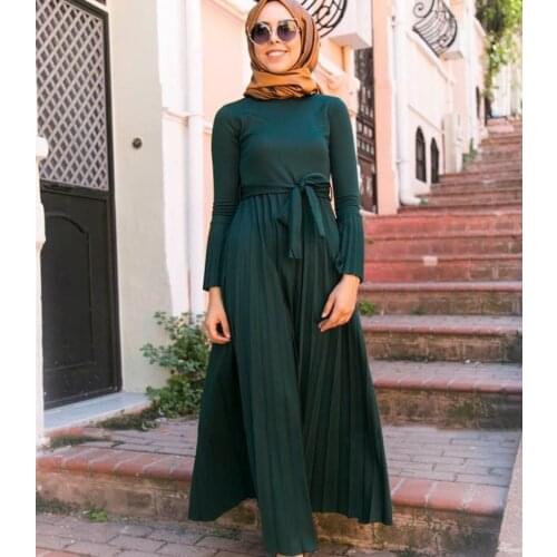 Muslim womens European and American Womens Long Skirt Middle East Malaysia Pleated Flared Sleeve Dress