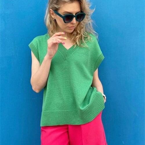 2021 Fashion Green Knitted Vest Sweater Women Vintage V Neck Sleeveless Waistcoat Chic Knitted Tops Korean Winter Clothes