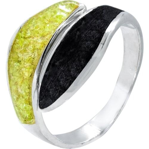 DARK DIAMOND®-Ring waves of authentic volcanic Lava, 925 sterling silver and olivine. Handmade in Spain
