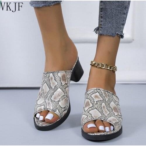 Slippers Casual Shoes Woman 2021 Heeled Mules Low Snakeskin Square Heel Luxury New High Block Fretwork Scandals Slides