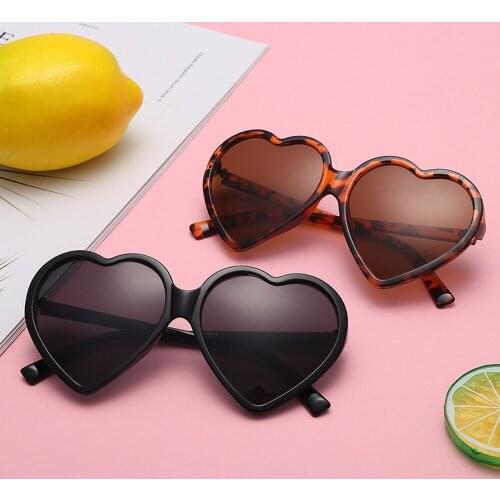 Sun Glasses Oculos Vintage Eyewear Fashion Sunglasses Heart Shaped Frame Shades for Womens UV400 Eyeglasses Mirror Personality