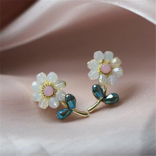 South Korea temperament crystal flower earrings 2020 new fashionable retro earring female jewelry gifts