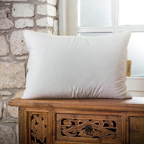 OTHELLO BAMBINA BAMBOO PILLOW WITH COTTON FABRIC. EASY WASH. ANTIALLERGIC AND HYGENIC. FOR ALL SLEEPERS. MADE IN TURKEY.50X70 CM