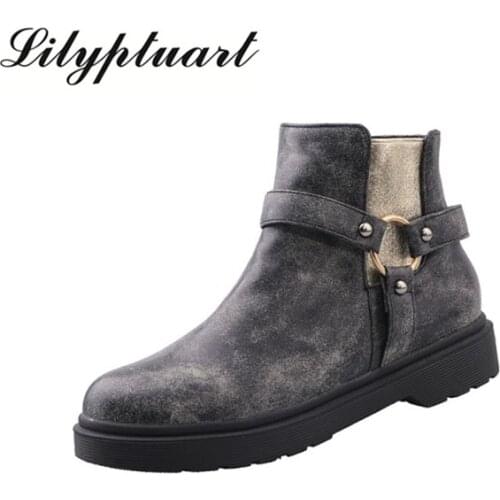 2019 autumn and winter new fashion simple short boots casual wild large size belt buckle zipper Chelsea boots women