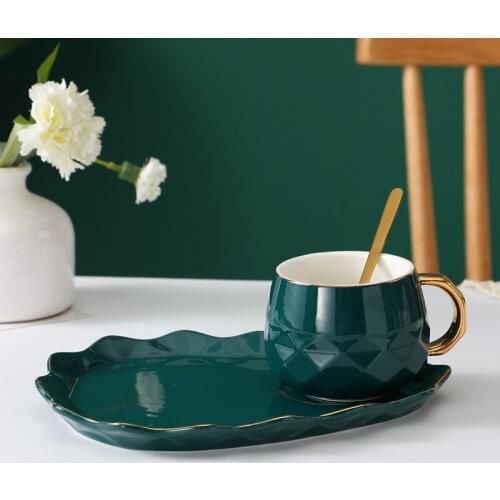 Creative European Style Small Luxury Ceramic Coffee Cup and Dish Set Latte Mug Mug with Spoon Stirring Cup with Gold Handle