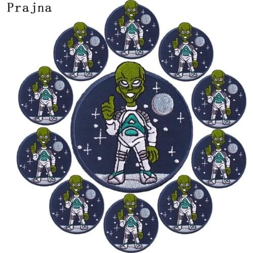 Prajna 1PCS /10 PCS Space Astronaut Alien Patch Iron On Embroidered Patches For Clothing DIY Round Patches For Clothes wholesale
