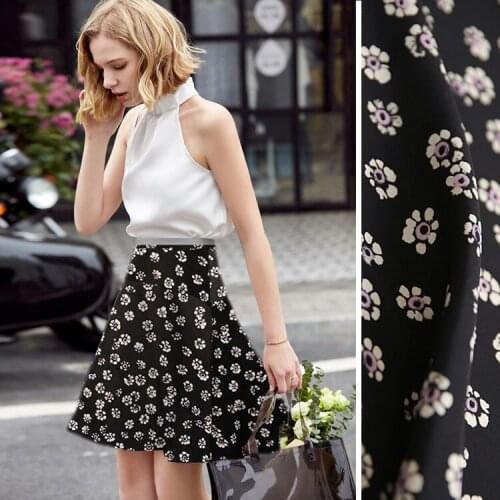1 Meter 112cm*112cm Bottom Floral Silk Print Crepe De Chine Fabric Black Small Daisy 18 Mumi