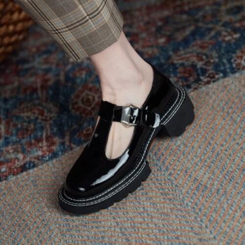 Spring flat bottom thick bottom low heel round toe large size shiny small leather shoes all-match daily womens single shoes